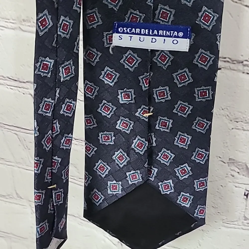 Oscar de la Renta Studio Vintage Silk Blend Medallion Tie Navy Luxury Necktie